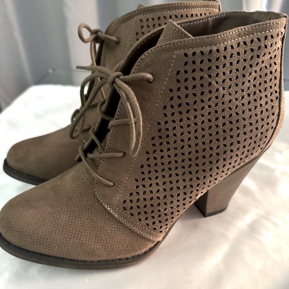 NWOT. MIA lace-up booties. Size 10. Beige. 3” heel.